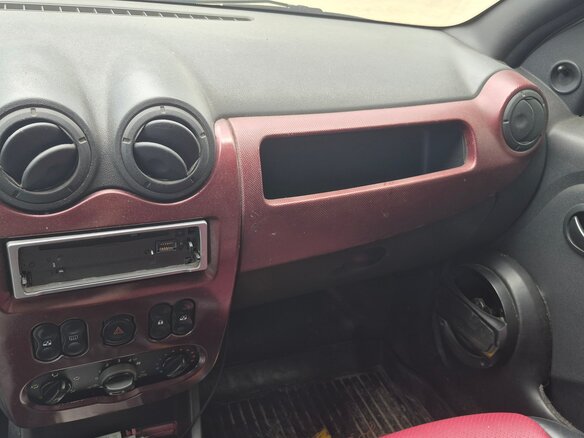 2011 Renault Logan I Рестайлинг, бежевый, 265000 рублей - вид 5