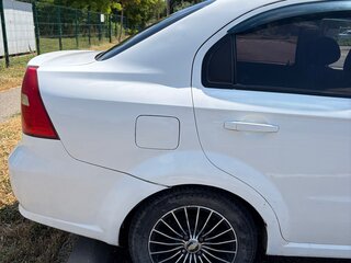 2010 Chevrolet Aveo I Рестайлинг, белый, 390000 рублей, вид 2