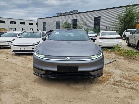 2026 Changan Qiyuan A06 51.48 kWh, серебристый, 2650000 рублей - вид 1