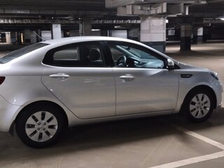 2014 Kia Rio 6-speed III, белый, 800000 рублей, вид 3