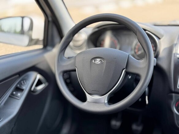 2026 Lada (ВАЗ) Granta I Рестайлинг, белый, 1017000 рублей - вид 6