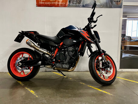 2023 KTM 890 Duke R, оранжевый, 990000 рублей, вид 3