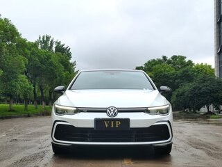 2023 Volkswagen Golf VIII, белый, 1893000 рублей, вид 2