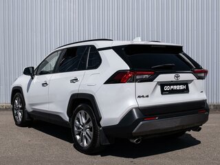 2020 Toyota RAV4 V (XA50), белый, 3679000 рублей, вид 2