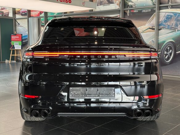 2026 Porsche Cayenne GTS Coupé III Рестайлинг, чёрный - вид 4