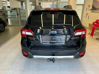 2016 Subaru Outback V, чёрный, 2080000 рублей, вид 5