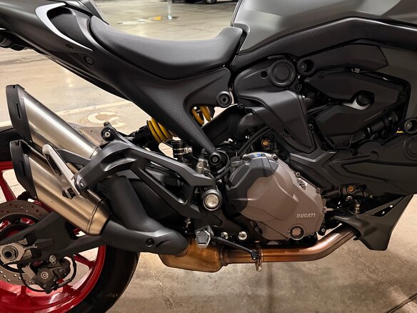 2021 Ducati Monster 937, серый, 1285000 рублей - вид 13