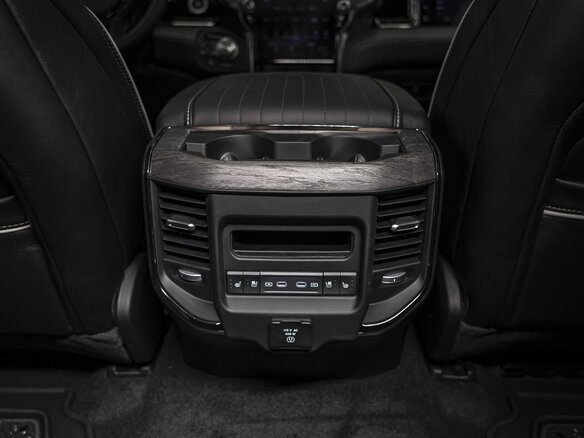 2026 Ram 1500 Crew Cab V Рестайлинг, красный - вид 24
