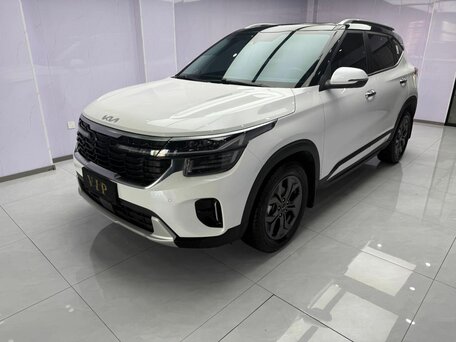 2023 Kia Seltos I Рестайлинг, белый, 1895000 рублей, вид 1
