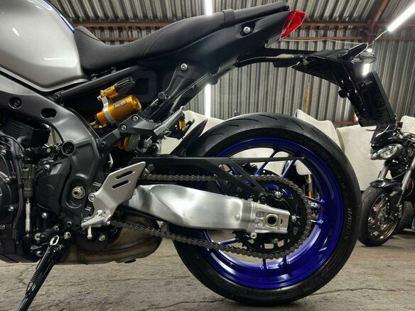 2023 Yamaha MT-09 (FZ-09), серебристый, 1150000 рублей - вид 18