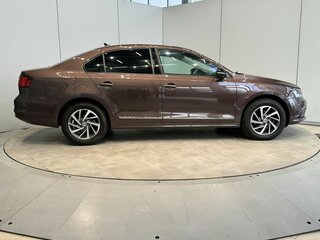 2017 Volkswagen Jetta VI Рестайлинг, коричневый, 1399000 рублей, вид 4