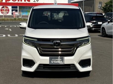 2021 Honda Stepwgn Spada V Рестайлинг, белый, 1950000 рублей, вид 2