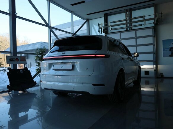 2026 Li Auto (Lixiang) L7 52.3 kWh I Рестайлинг, белый, 10590000 рублей - вид 3