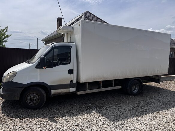 2013 Iveco Daily, белый, 1650000 рублей - вид 2