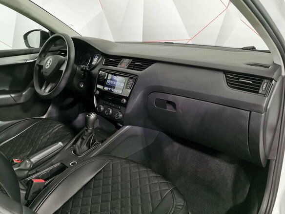 2020 Skoda Octavia III (A7) Рестайлинг, белый - вид 10