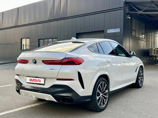 2021 BMW X6 40i III (G06), белый, 7900000 рублей, вид 4