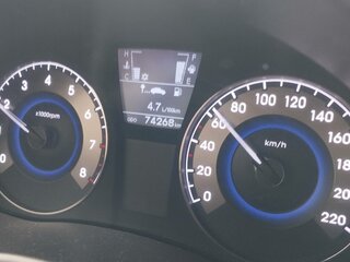 2013 Hyundai Solaris I, белый, 890000 рублей, вид 5