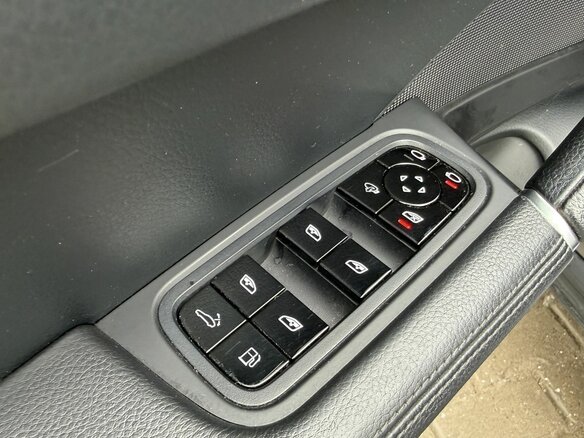 2019 Porsche Cayenne E-Hybrid III, серый, 5900000 рублей - вид 23