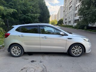 2015 Kia Rio III Рестайлинг, серый, 950000 рублей, вид 4