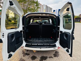 2017 Lada (ВАЗ) Largus I, белый, 650000 рублей, вид 4