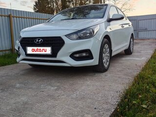 2019 Hyundai Solaris II, белый, 900000 рублей, вид 1