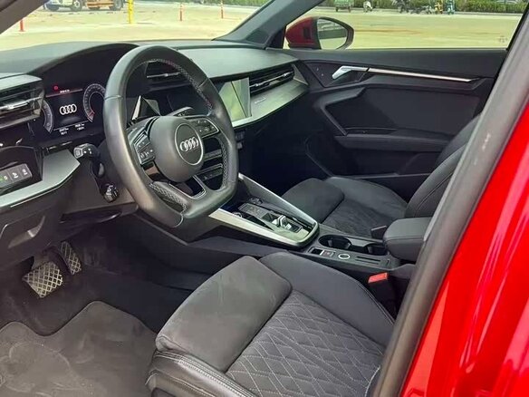 2023 Audi A3 Sportback 35 TFSI IV (8Y), красный, 1912055 рублей - вид 6