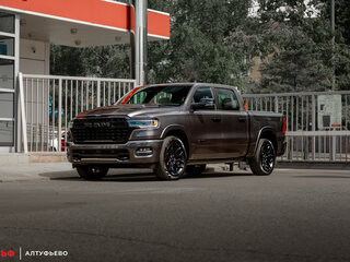 2026 Ram 1500 Crew Cab V Рестайлинг, серый, 9900000 рублей, вид 1