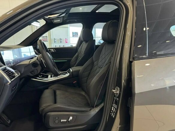 2025 BMW X5 30d IV (G05/G18) Рестайлинг, коричневый - вид 8