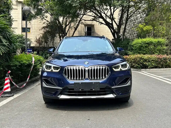 2020 BMW X1 18i sDrive II (F48) Рестайлинг, синий - вид 1