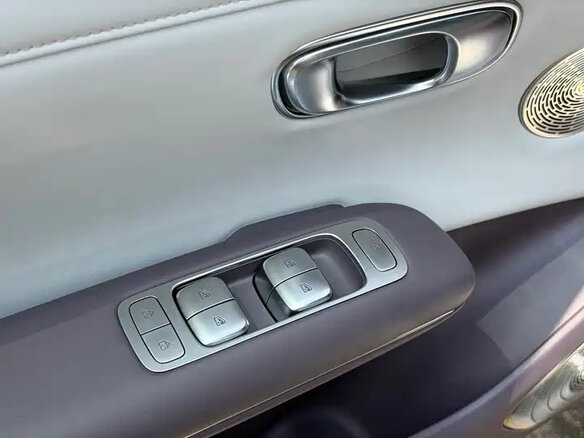 2026 Changan Qiyuan A06 28.39 kWh, серебристый, 2792000 рублей - вид 12