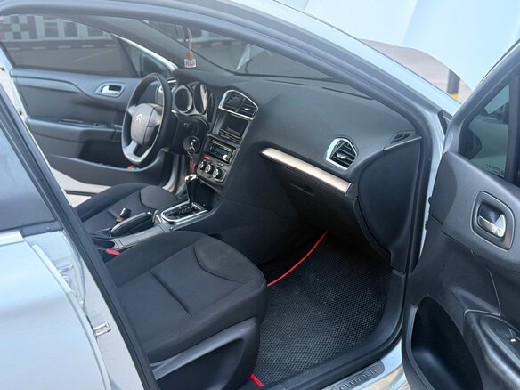 2013 Citroen C4 II, серебристый, 570000 рублей - вид 5