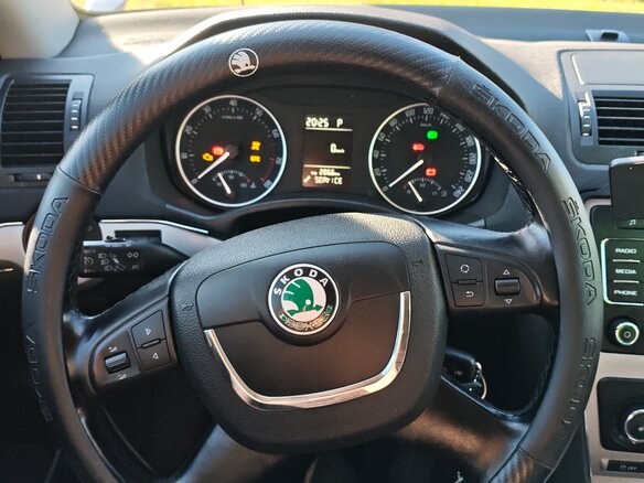 2012 Skoda Octavia II (A5) Рестайлинг, серый, 950000 рублей - вид 8