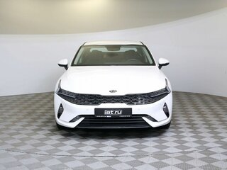 2021 Kia K5 III, белый, 2395000 рублей, вид 2