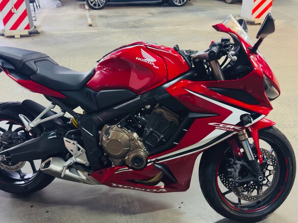 2020 Honda CBR 650R, красный, 900000 рублей - вид 9