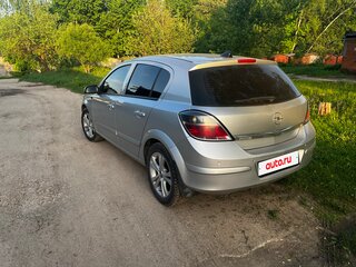 2009 Opel Astra H Рестайлинг, серебристый, 370000 рублей, вид 2