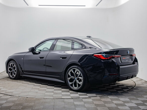 2024 BMW 4 серии 425i G22, G23, G26, чёрный - вид 2