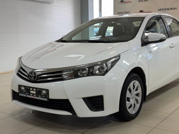 2013 Toyota Corolla XI (E160, E170, E180), белый - вид 1