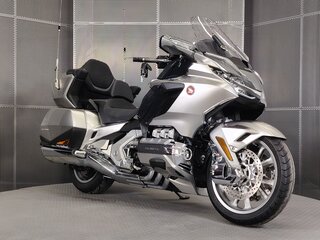 2024 Honda GL 1800 Gold Wing, серебристый, 3099000 рублей, вид 2