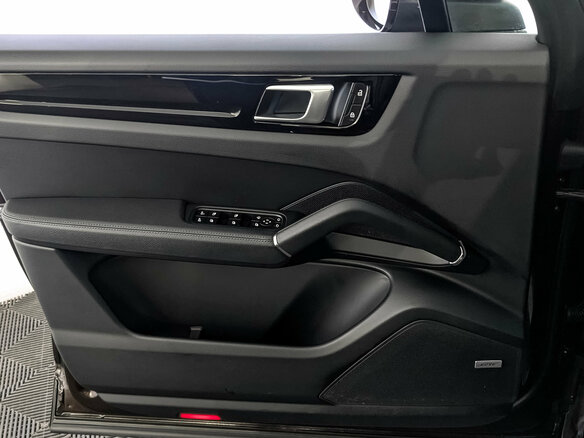 2021 Porsche Cayenne III, коричневый - вид 19