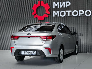 2019 Kia Rio IV, серебристый, 1199000 рублей, вид 4