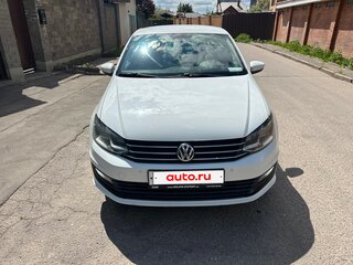 2018 Volkswagen Polo V Рестайлинг, белый, 850000 рублей, вид 1