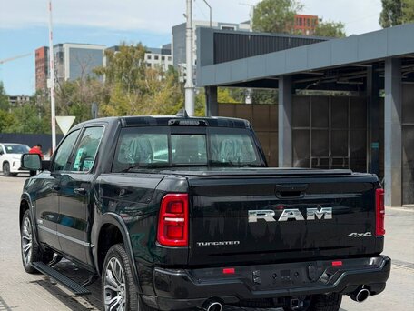 2025 Ram 1500 Crew Cab V Рестайлинг, чёрный, 12000000 рублей, вид 4