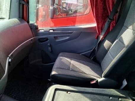 2013 Mercedes-Benz Atego, красный, 3000000 рублей, вид 5