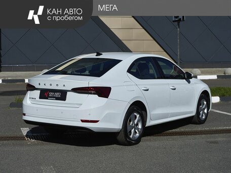 2021 Skoda Octavia IV (A8), белый, 2143000 рублей, вид 2