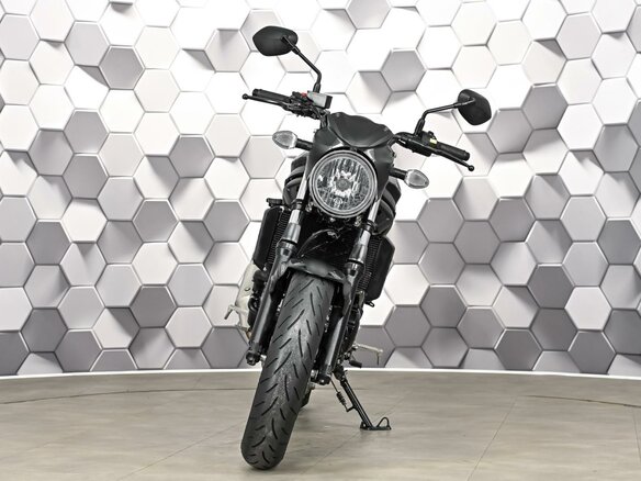 2024 Suzuki SV 650, чёрный - вид 4