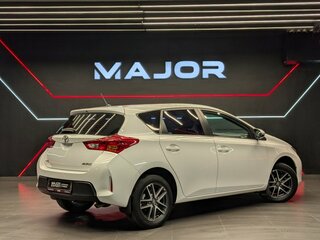 2014 Toyota Auris II, белый, 1430000 рублей, вид 2