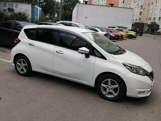 2017 Nissan Note e-Power II Рестайлинг, белый, 999999 рублей, вид 2