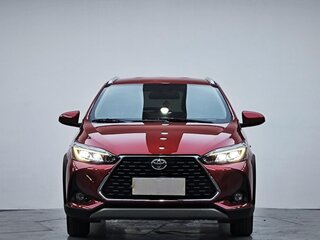 2022 Toyota Yaris L XP150 Рестайлинг, белый, 970000 рублей, вид 2
