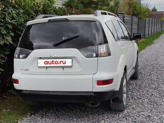 2012 Mitsubishi Outlander II Рестайлинг, белый, 1150000 рублей, вид 4