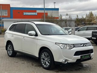 2013 Mitsubishi Outlander III, белый, 1350000 рублей, вид 2